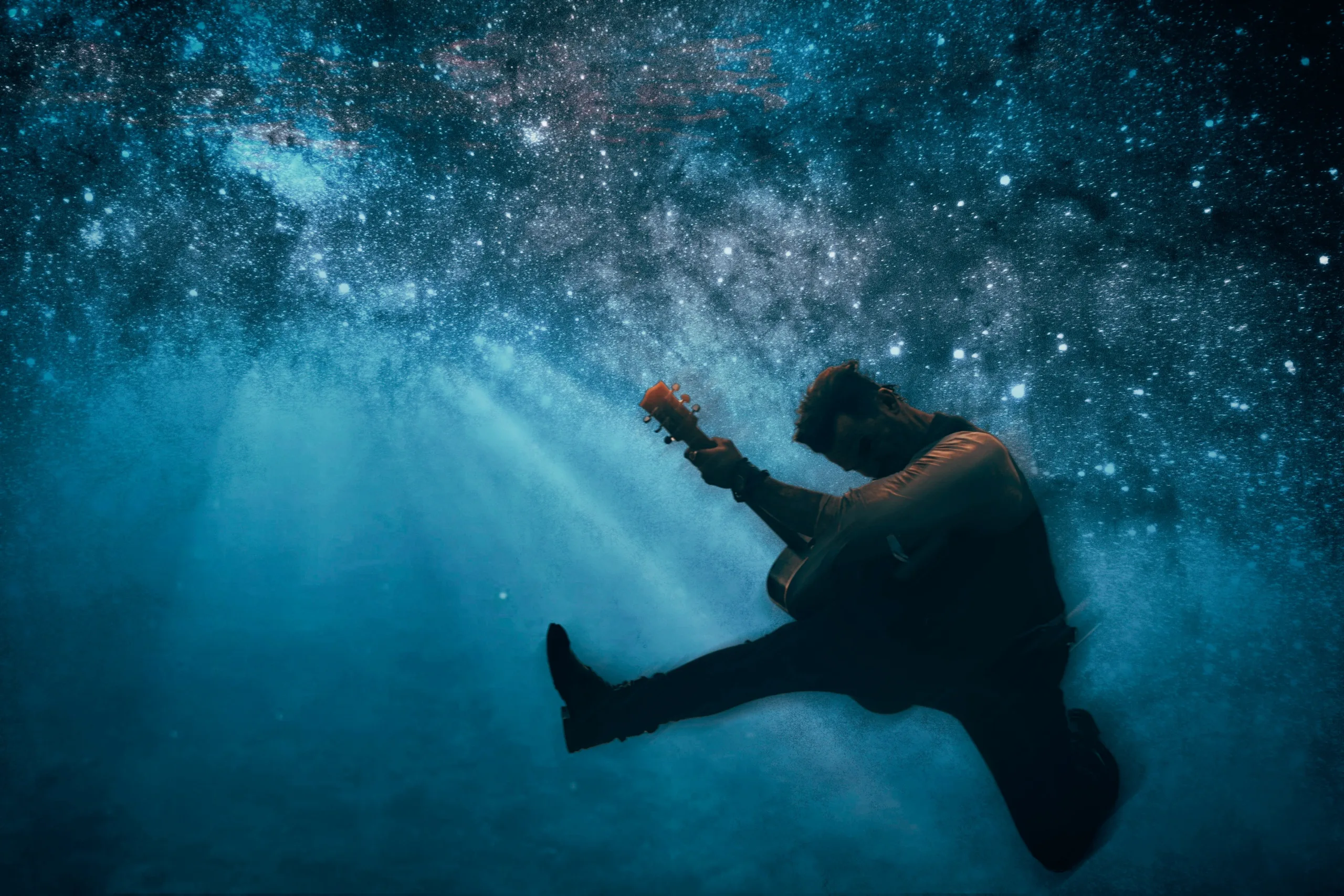 MARK HOWARD PRESENTS A GORGEOUS TRIBUTE TO A LOST LOVE IN “SCARLETTE”