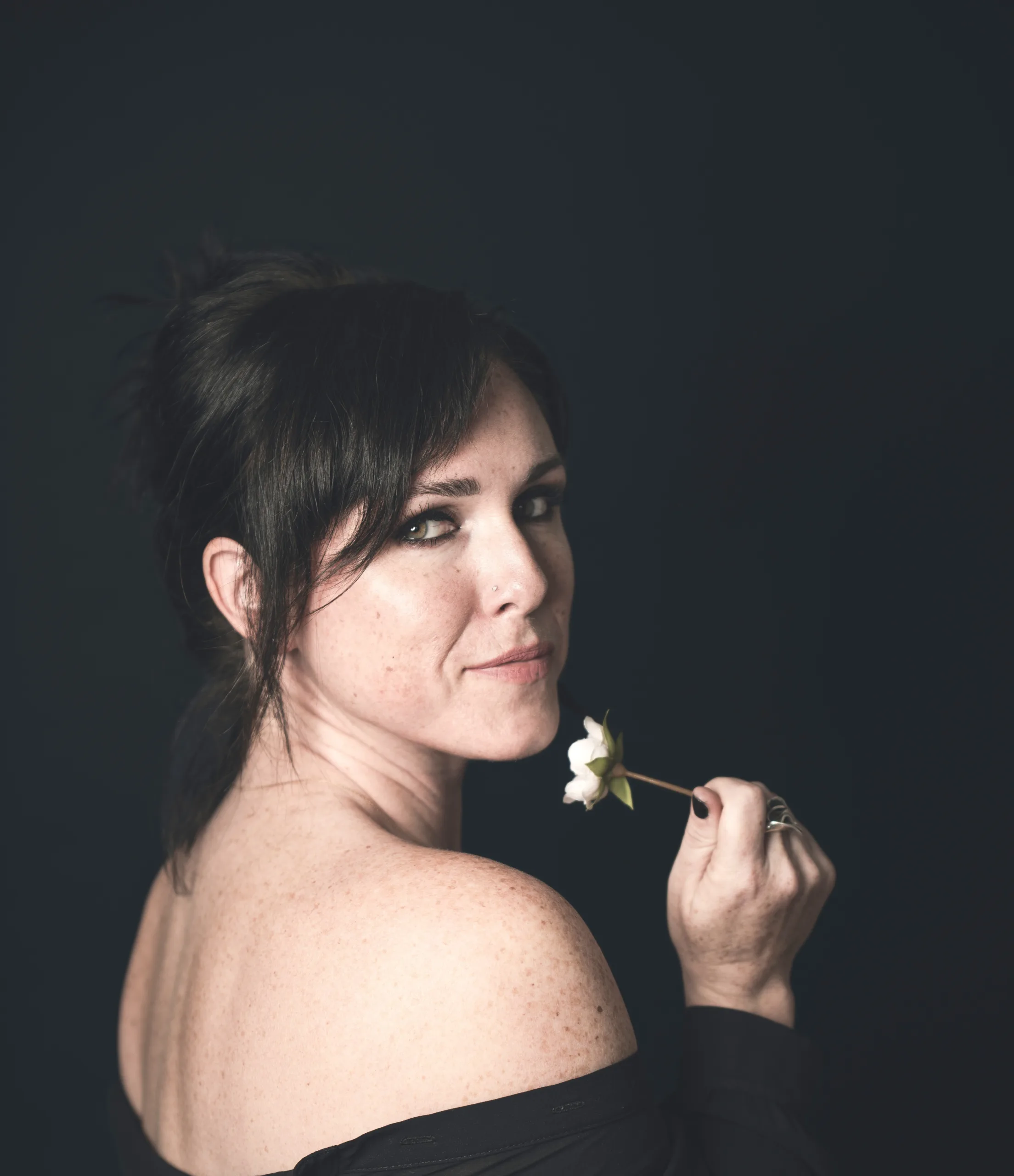 Rae Proctor: Challenging The Status Quo: Her Revolutionary Ideas - kp2oc7a