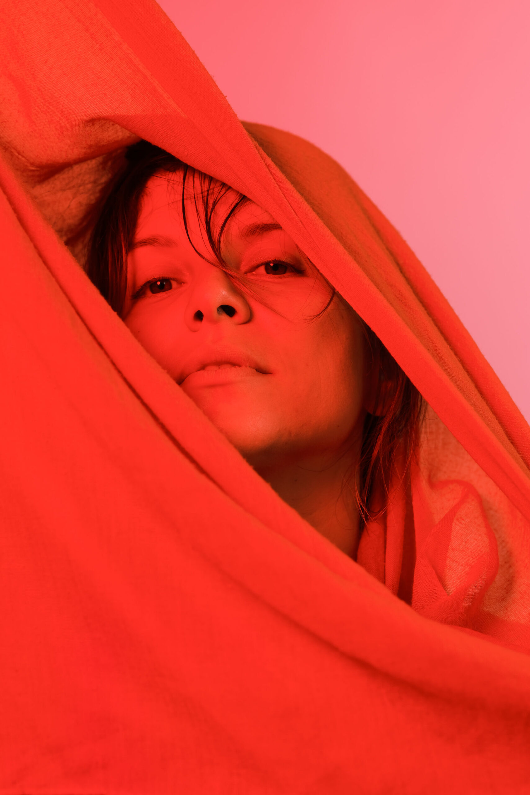 “DESEMBOCA“ BY LA CLARA SOFIA IS A UNIQUE MUSICAL TRIP