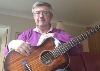 MARTIN LLOYD HOWARD’S ‘SURREY BELLS’: AN ETHEREAL DADGAD GUITAR MASTERPIECE OF VIRTUOSIC MAJESTY AND TIMELESS BEAUTY