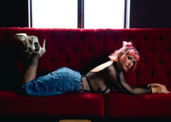ALINA DELIVERS PURE INDIE-POP BRILLIANCE: ‘CORDIALLY INVITED’ IS A BOLD, HONEST, AND UNMISSABLE MASTERPIECE
